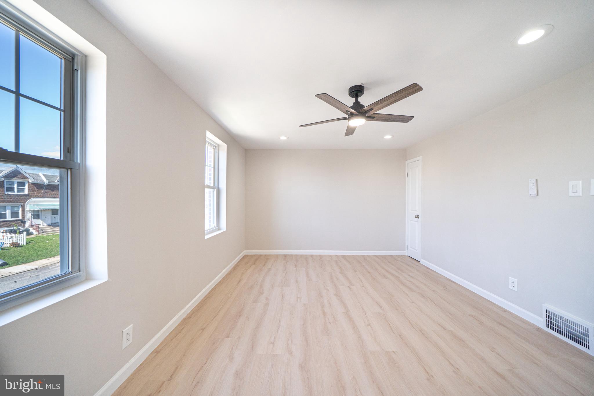 HOLMESBURG - Residential