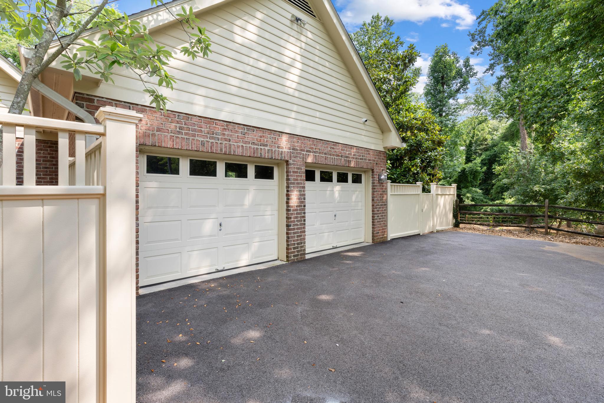 EATONS LANDING - Residential