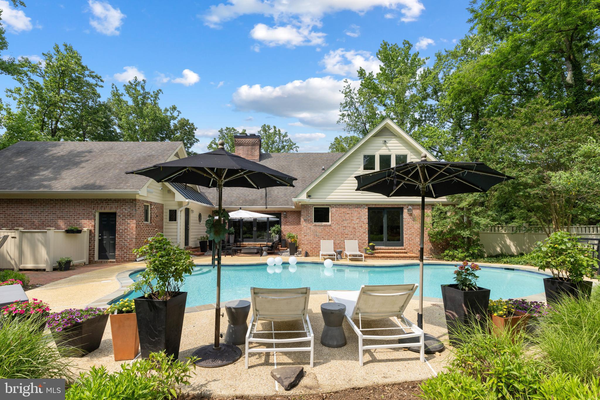 EATONS LANDING - Residential