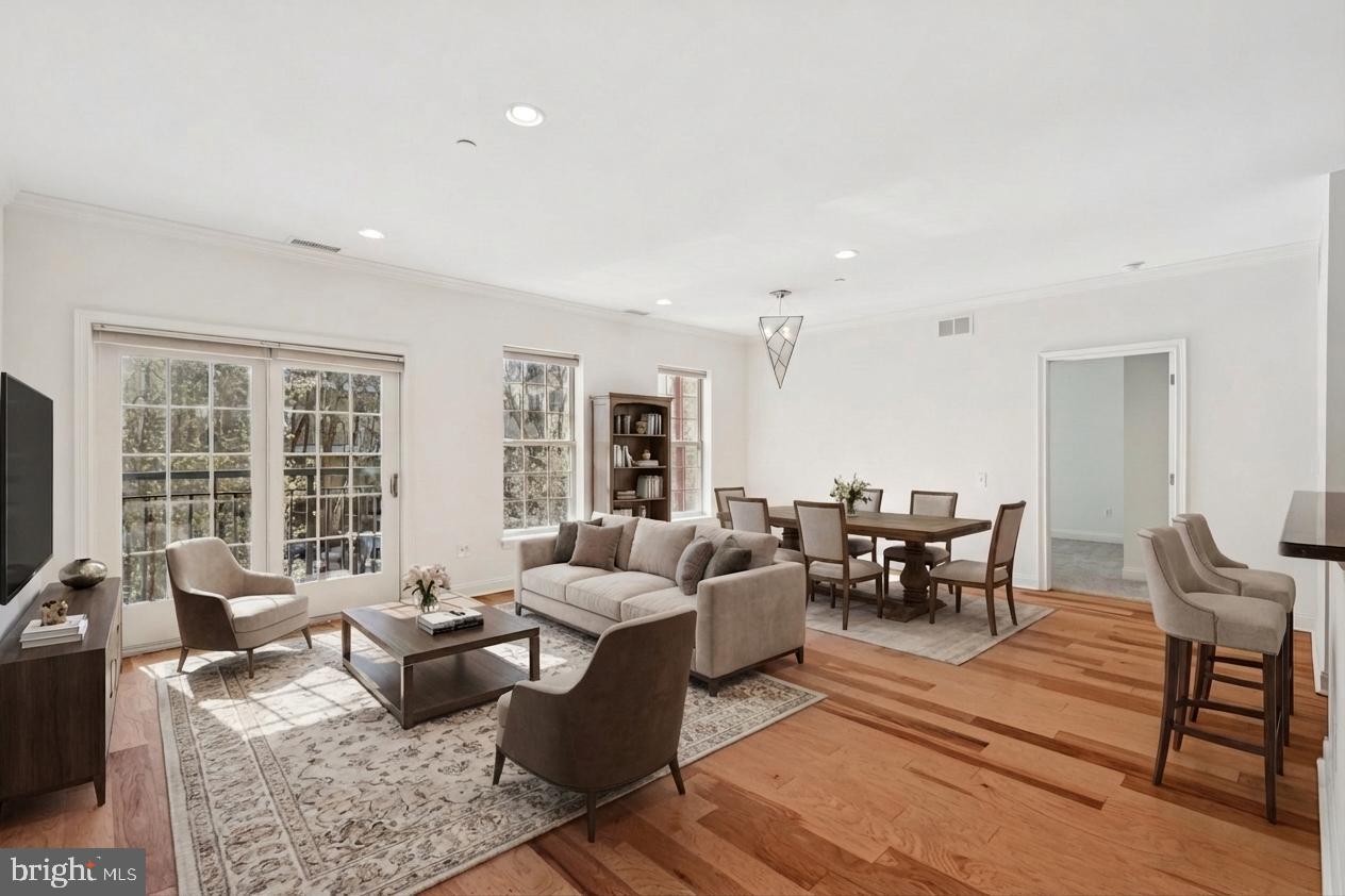 NAVAL SQUARE - Residential