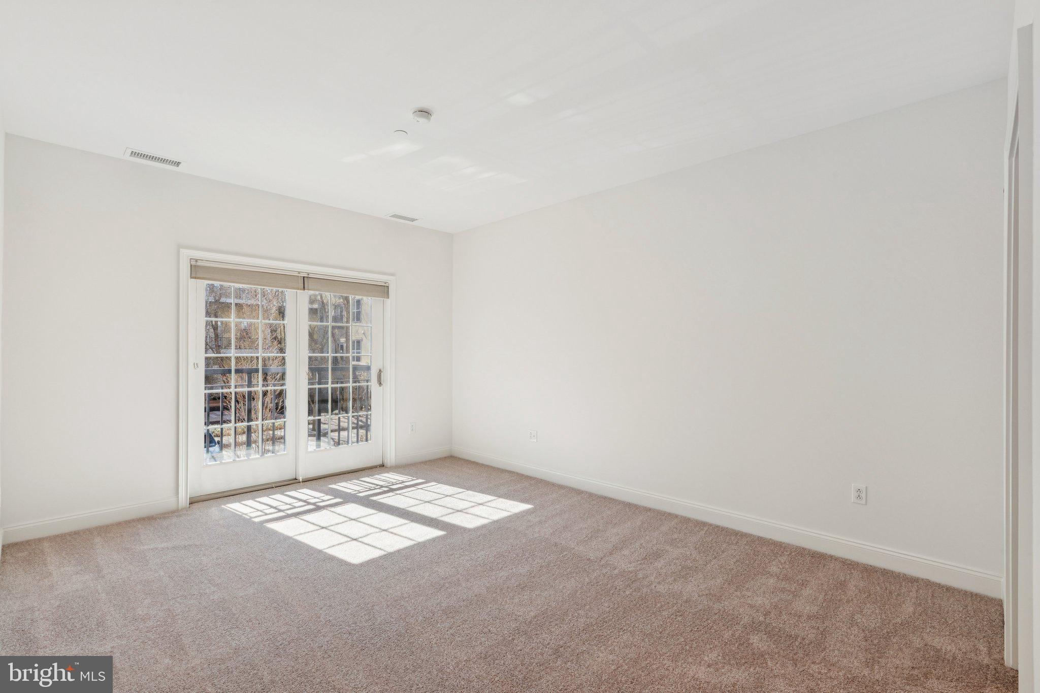 NAVAL SQUARE - Residential