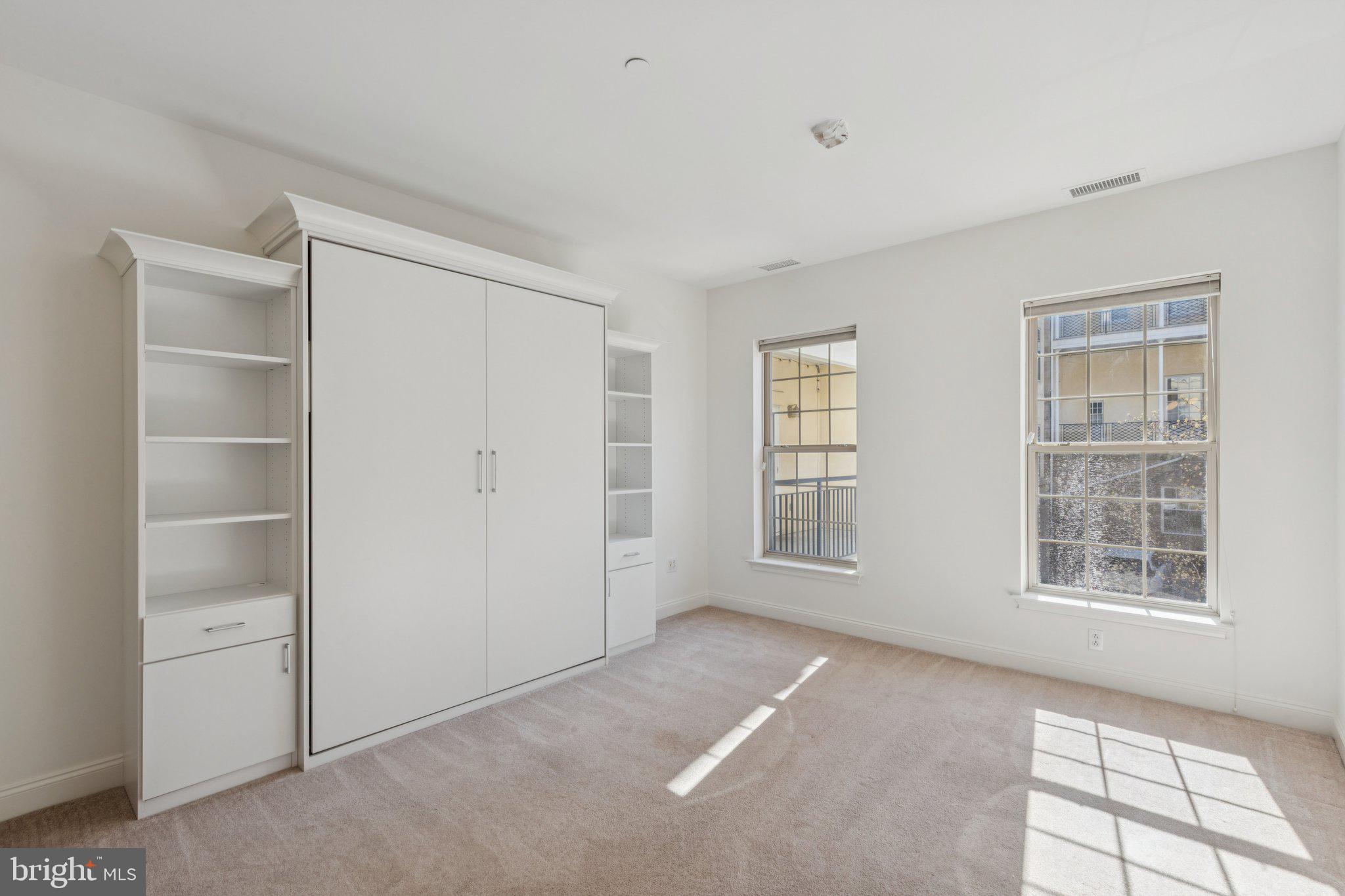 NAVAL SQUARE - Residential