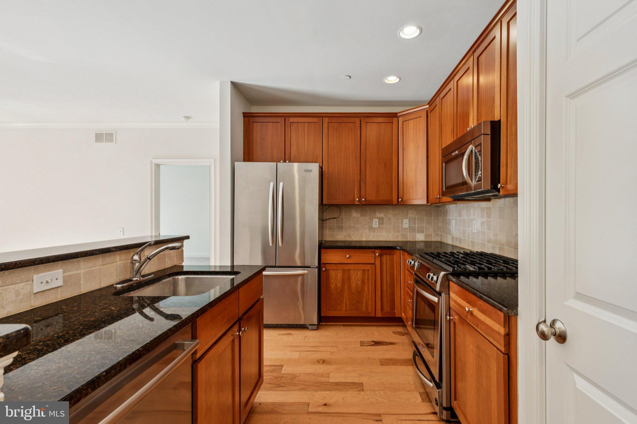 NAVAL SQUARE - Residential