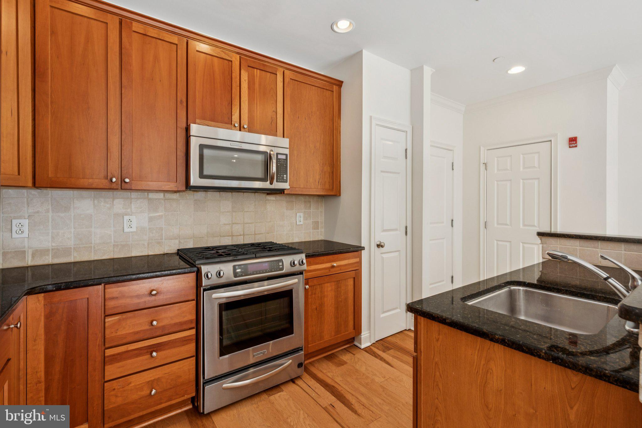 NAVAL SQUARE - Residential