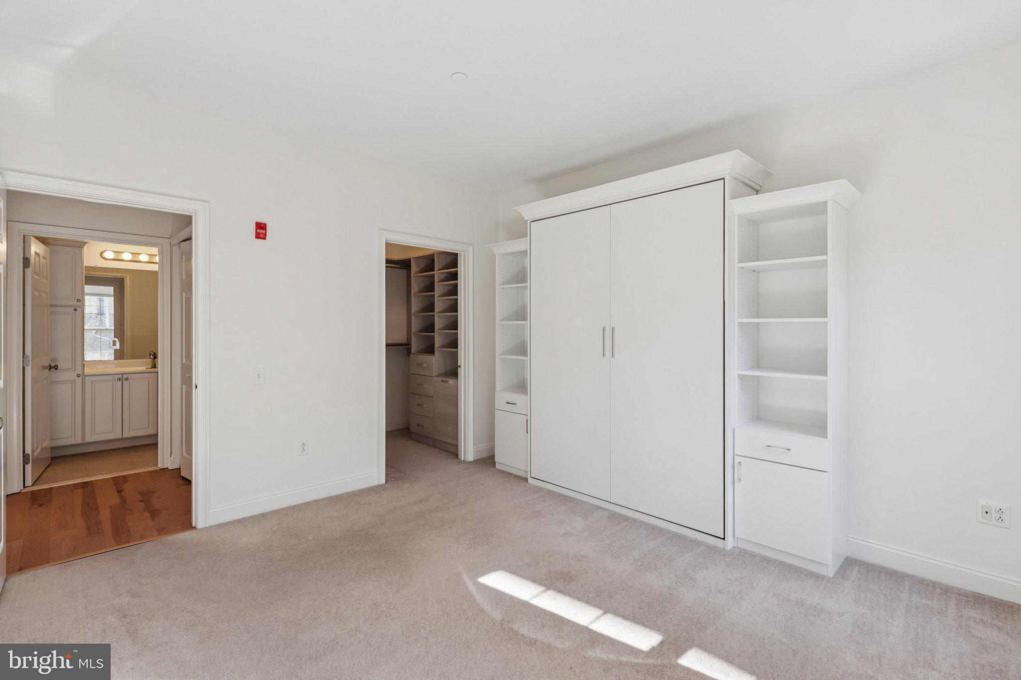 NAVAL SQUARE - Residential