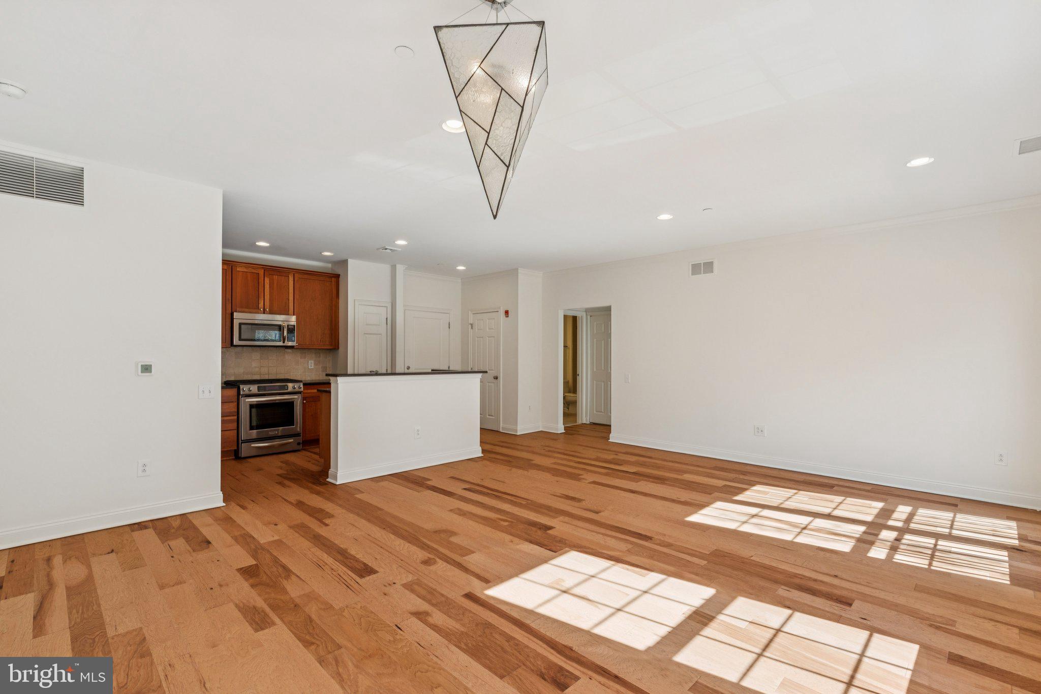 NAVAL SQUARE - Residential