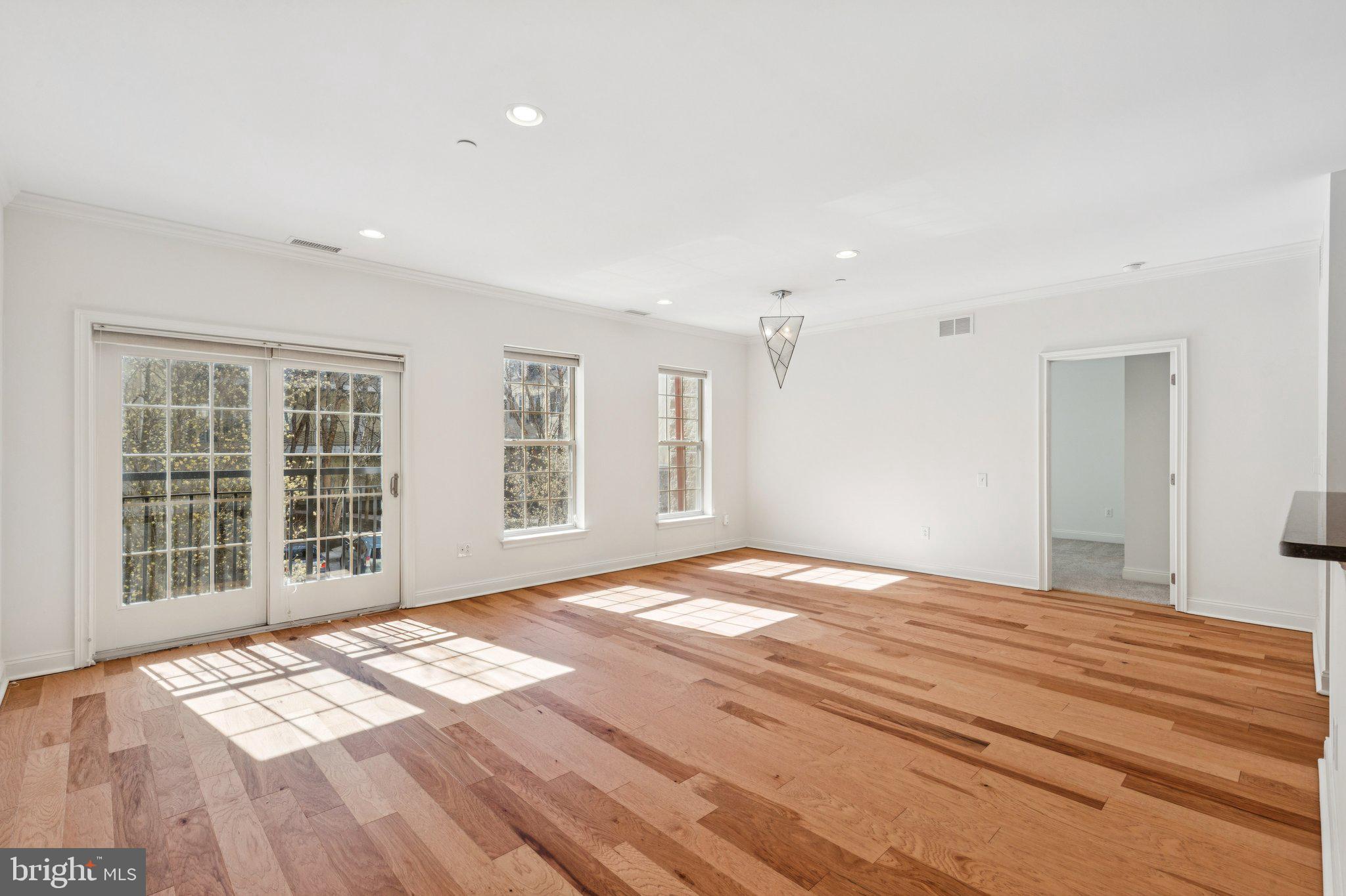 NAVAL SQUARE - Residential