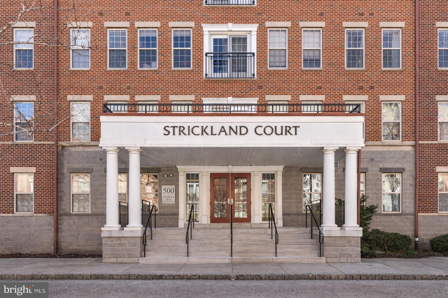 NAVAL SQUARE - Residential