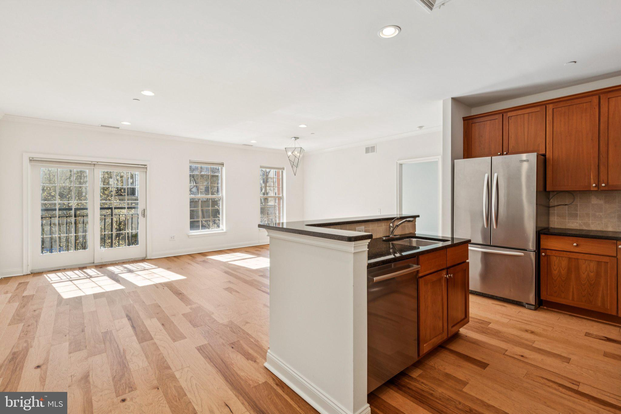 NAVAL SQUARE - Residential