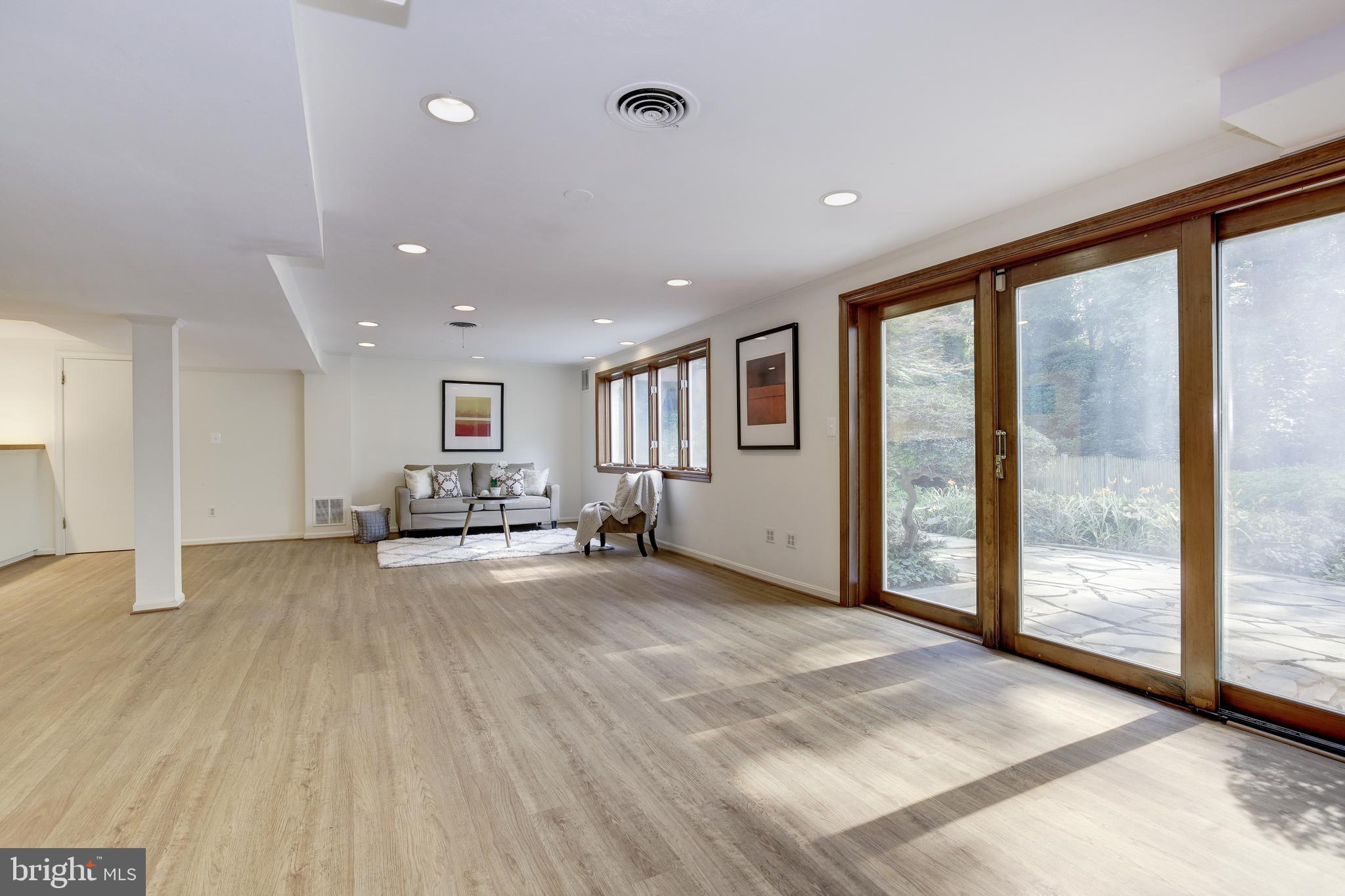 WESTMORELAND HILLS - Residential