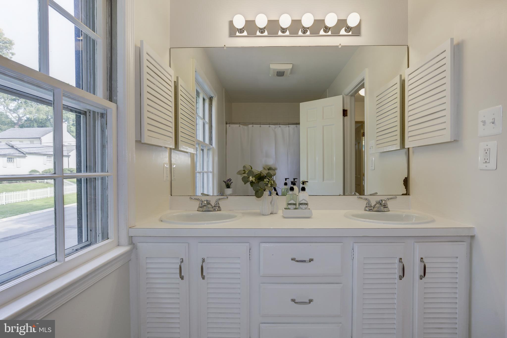 WESTMORELAND HILLS - Residential