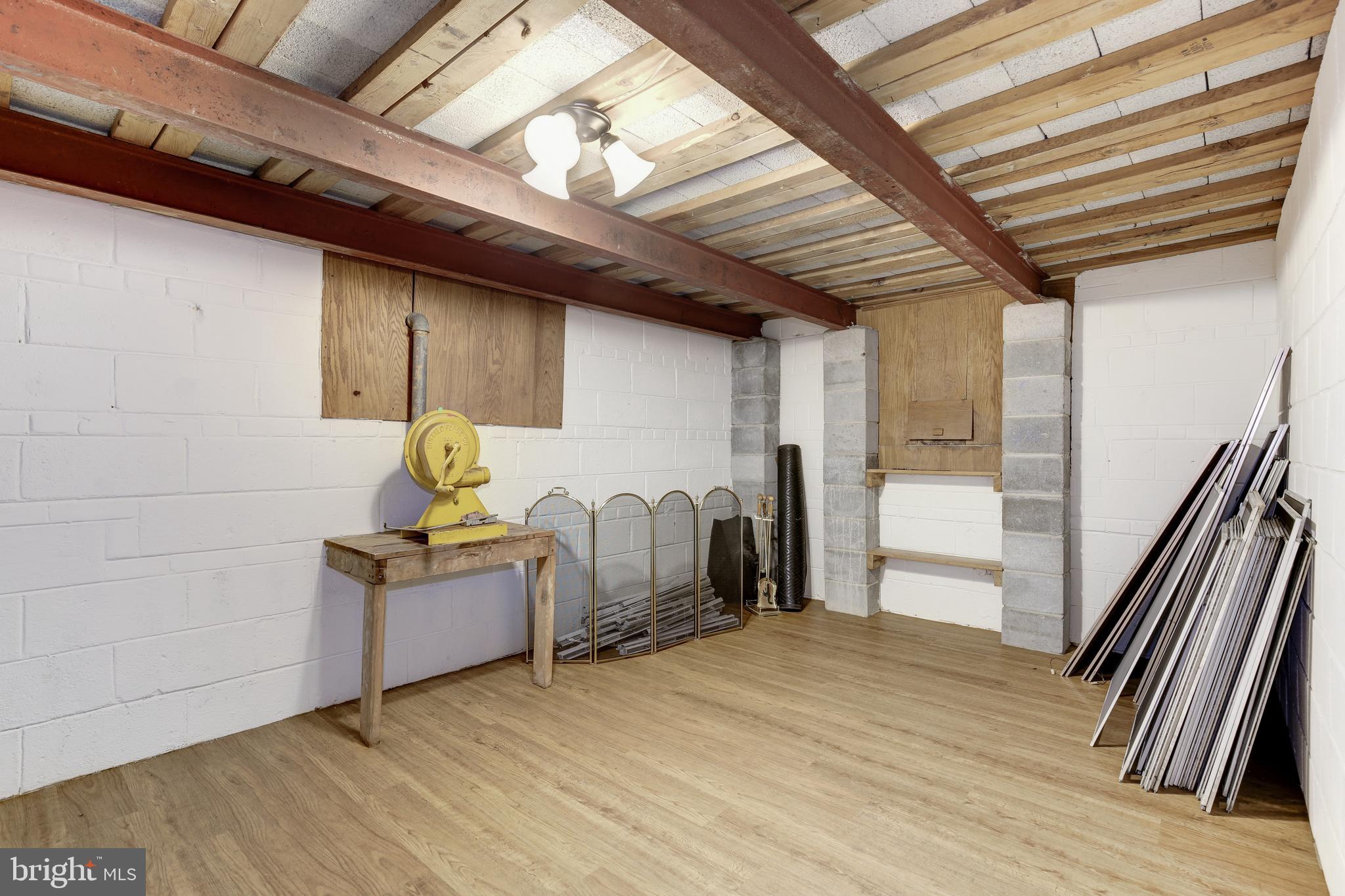 WESTMORELAND HILLS - Residential