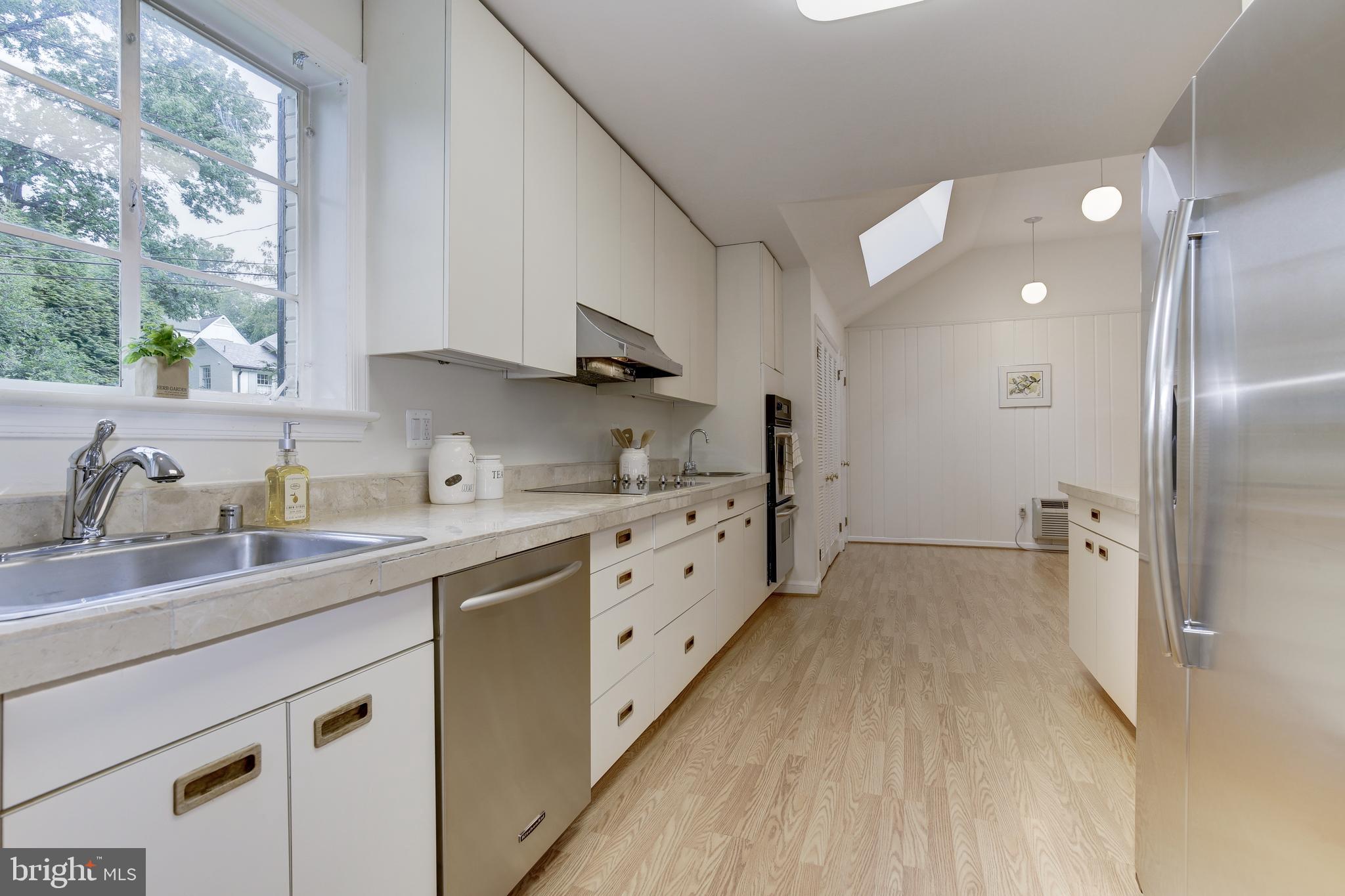 WESTMORELAND HILLS - Residential