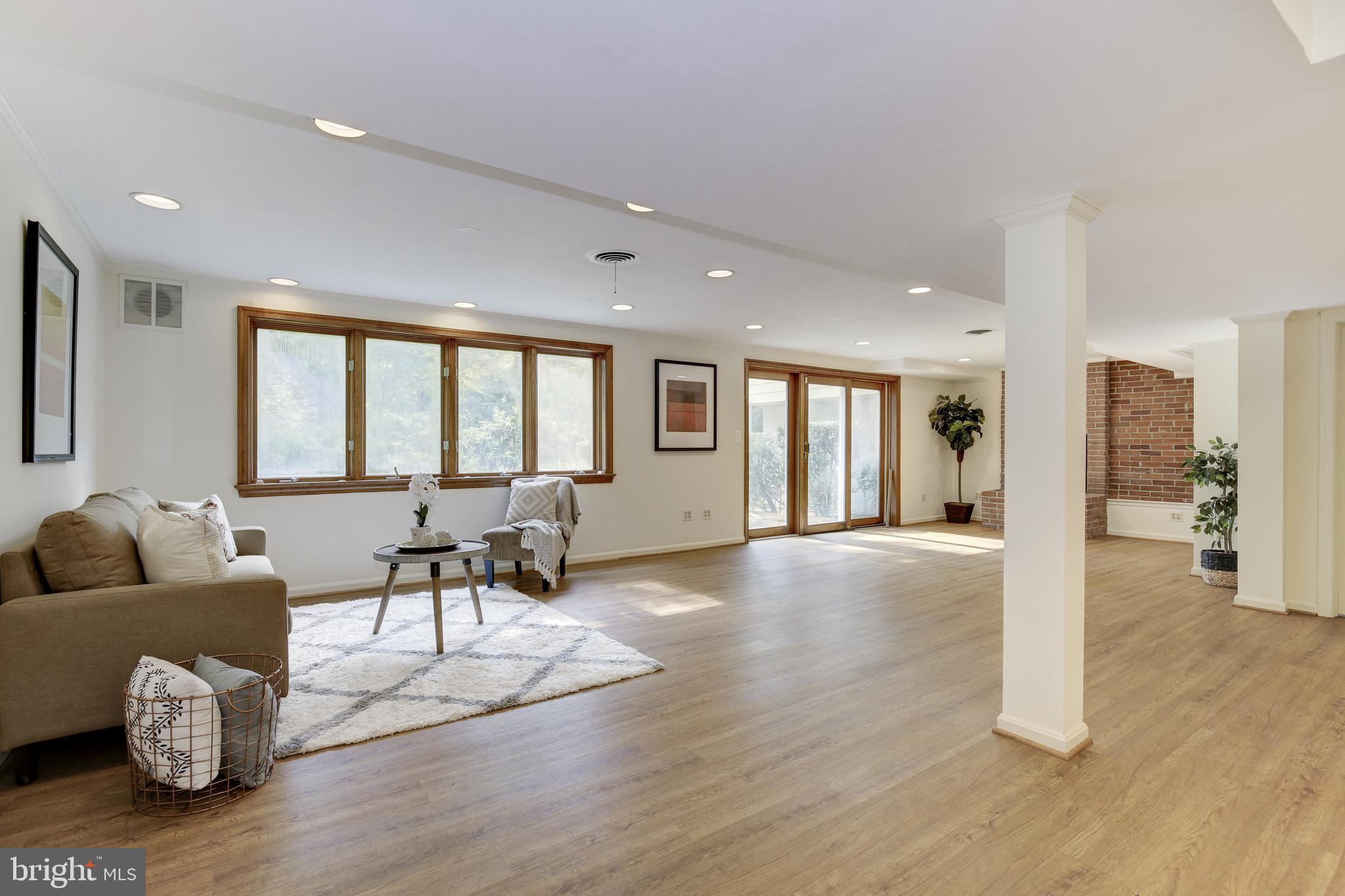 WESTMORELAND HILLS - Residential