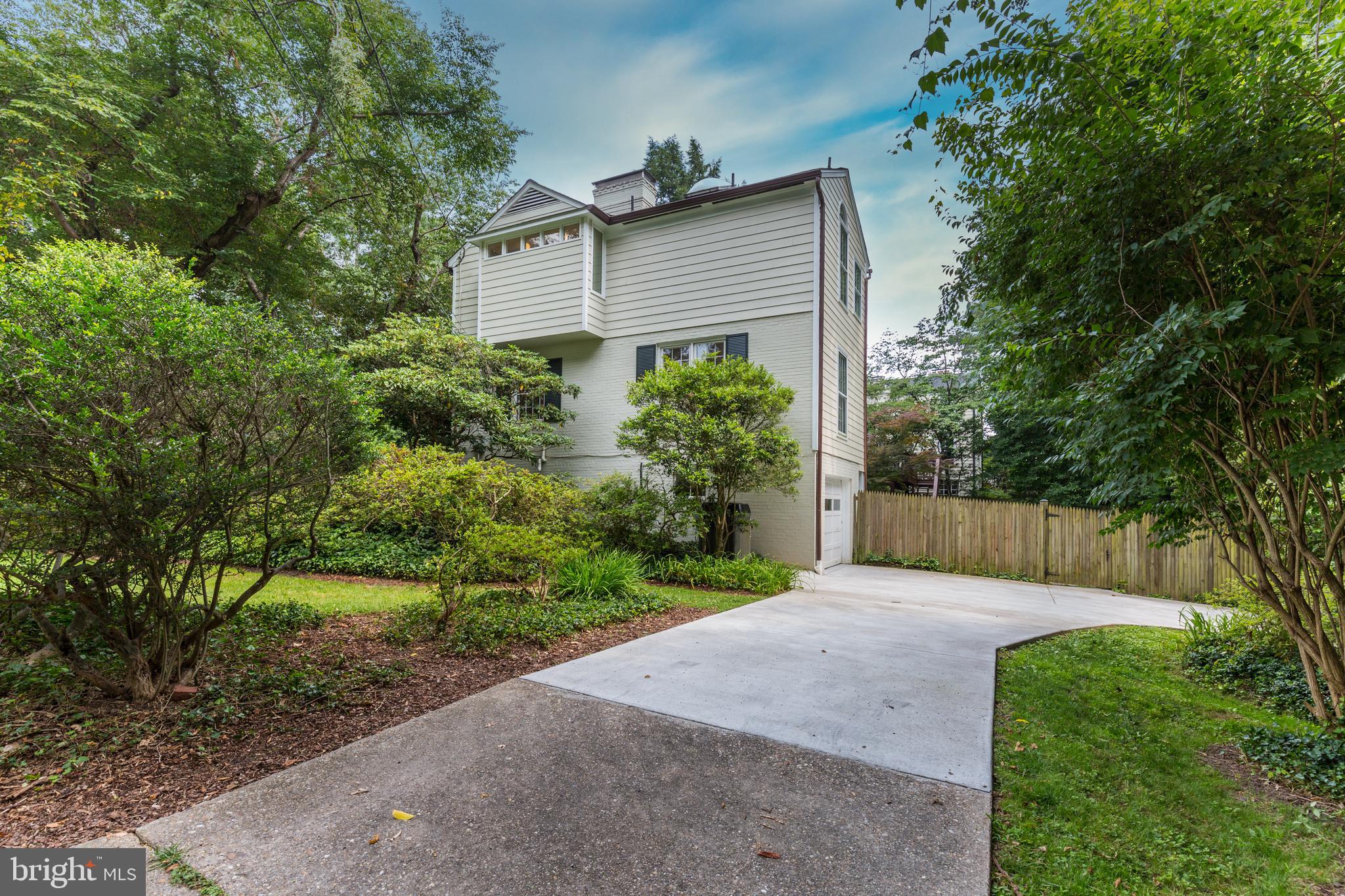 WESTMORELAND HILLS - Residential