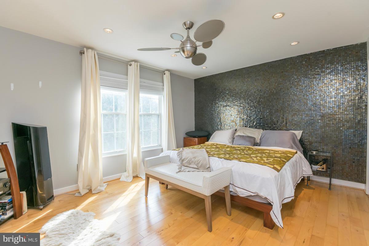 SOUTH POINTE - Residential