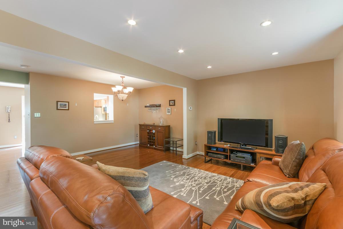 SOUTH POINTE - Residential