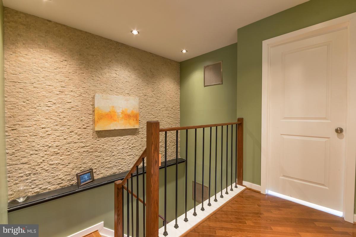 SOUTH POINTE - Residential