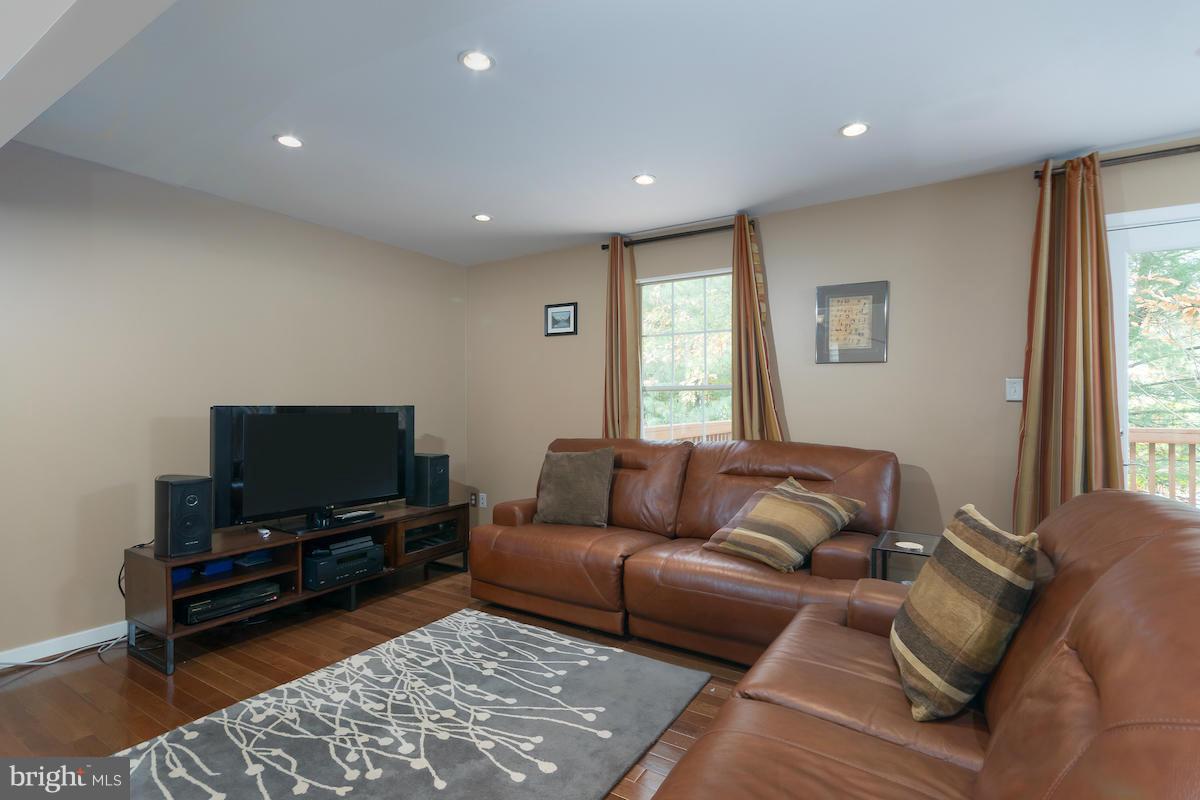 SOUTH POINTE - Residential