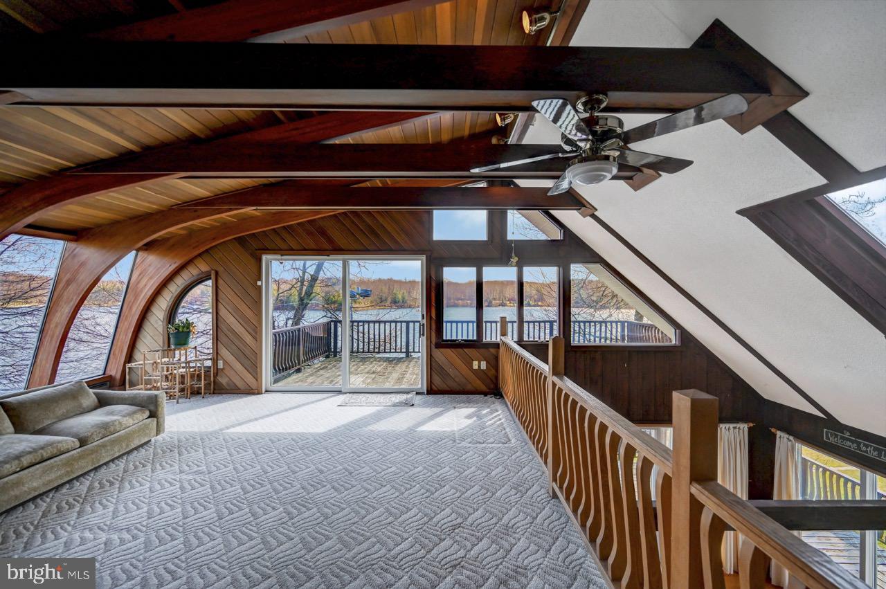 LAKE IN THE CLOUDS - Residential