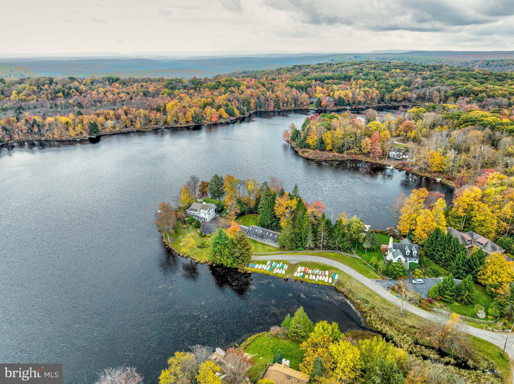 LAKE IN THE CLOUDS - Residential