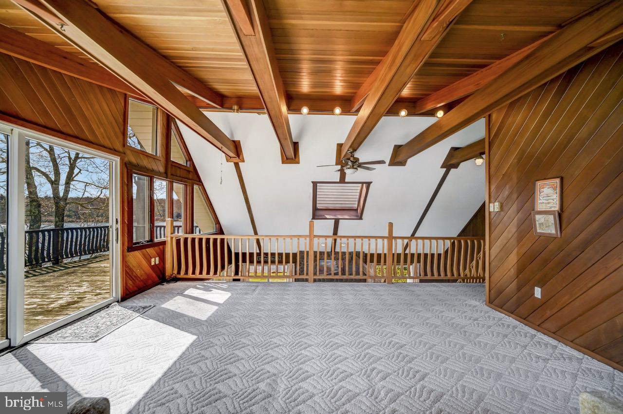 LAKE IN THE CLOUDS - Residential