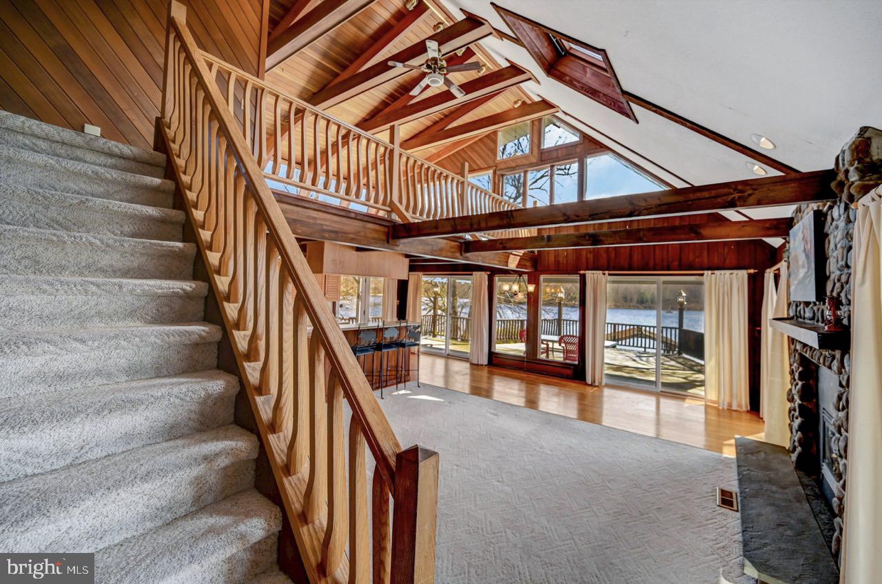 LAKE IN THE CLOUDS - Residential