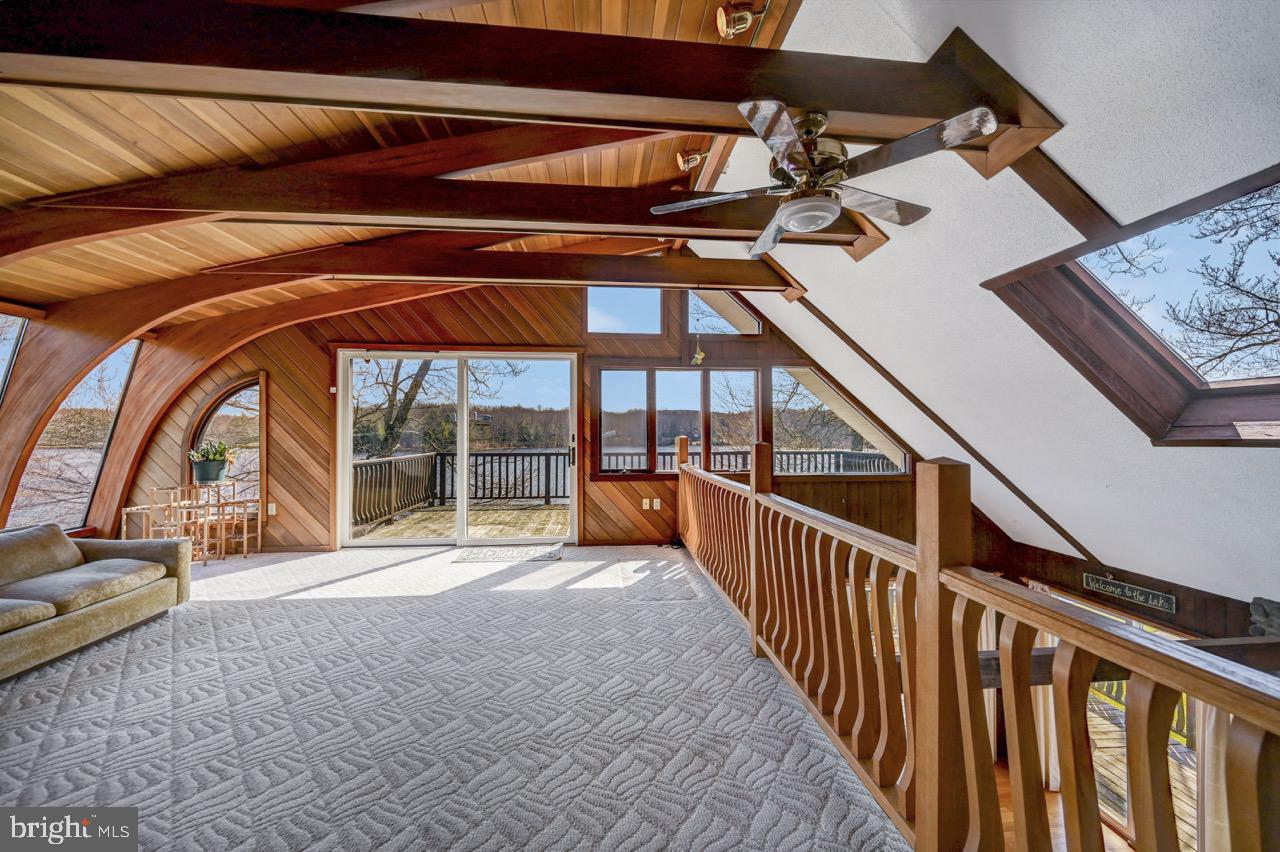 LAKE IN THE CLOUDS - Residential