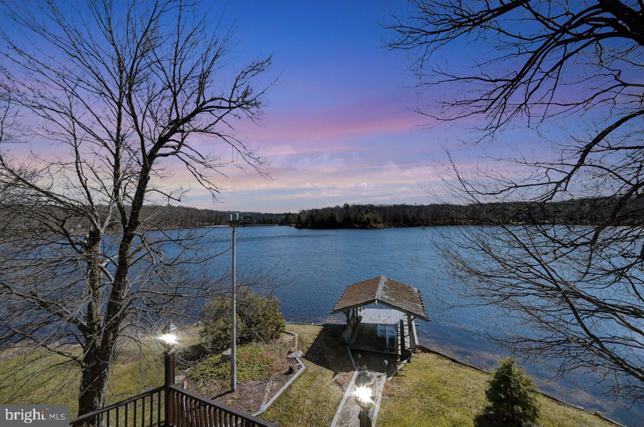 LAKE IN THE CLOUDS - Residential