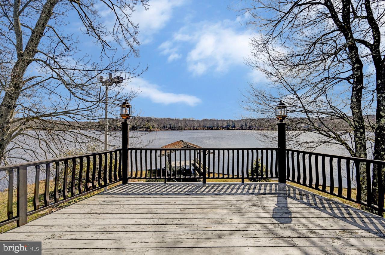 LAKE IN THE CLOUDS - Residential