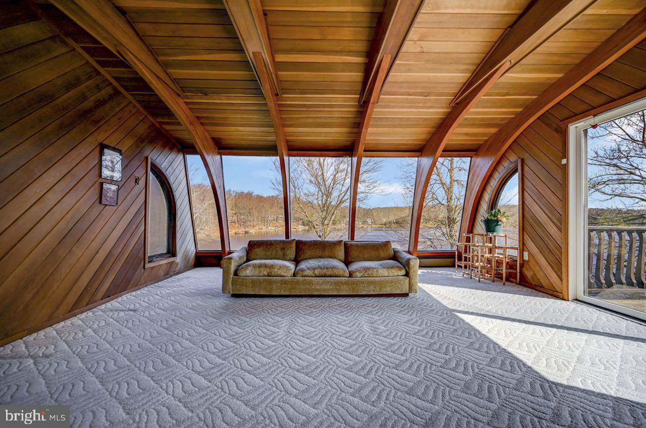 LAKE IN THE CLOUDS - Residential