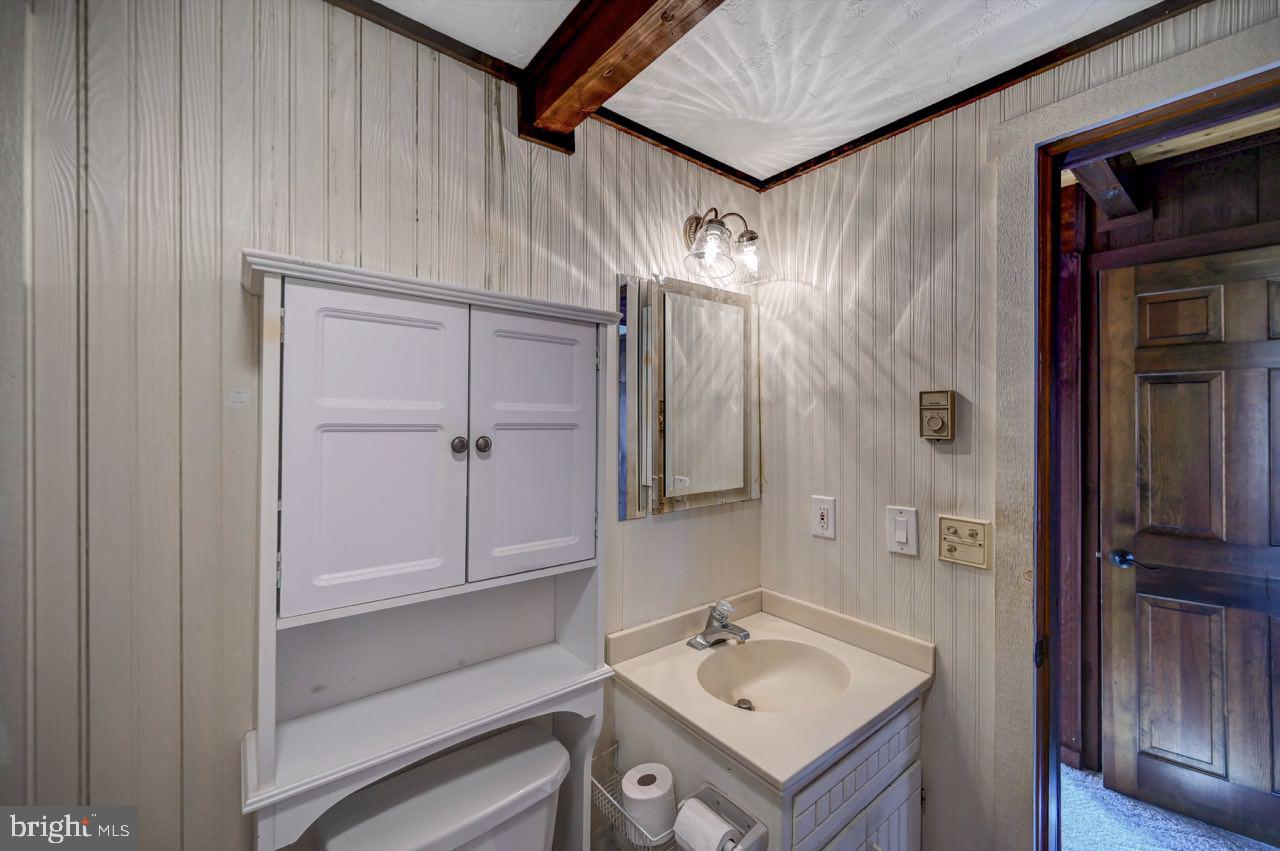 LAKE IN THE CLOUDS - Residential