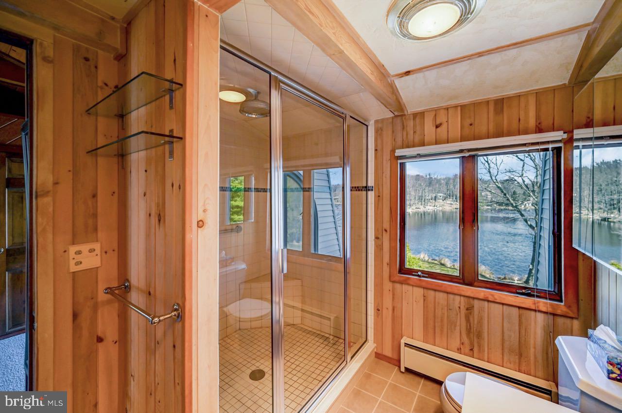 LAKE IN THE CLOUDS - Residential