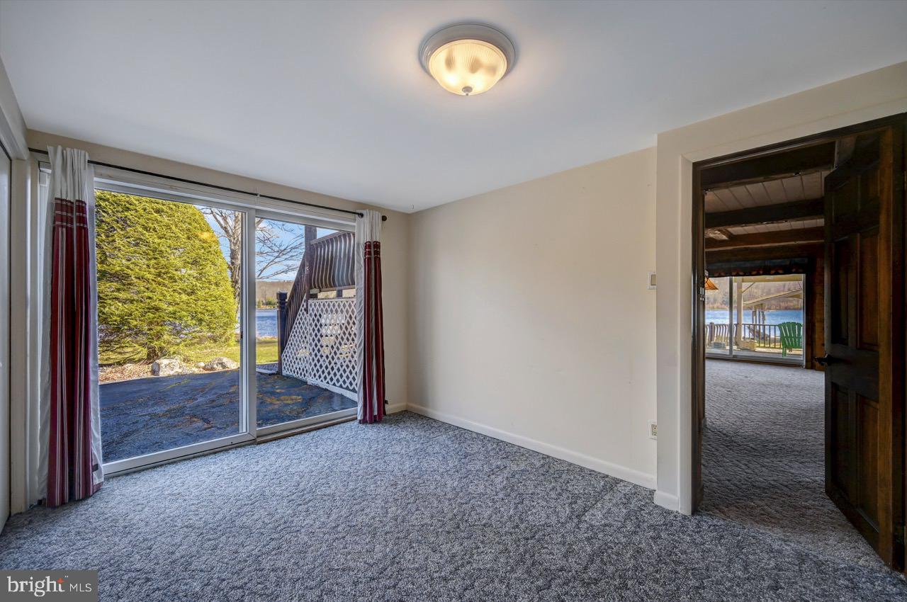 LAKE IN THE CLOUDS - Residential