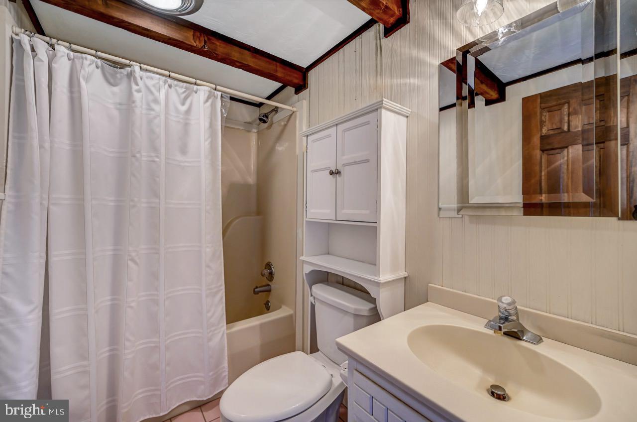 LAKE IN THE CLOUDS - Residential