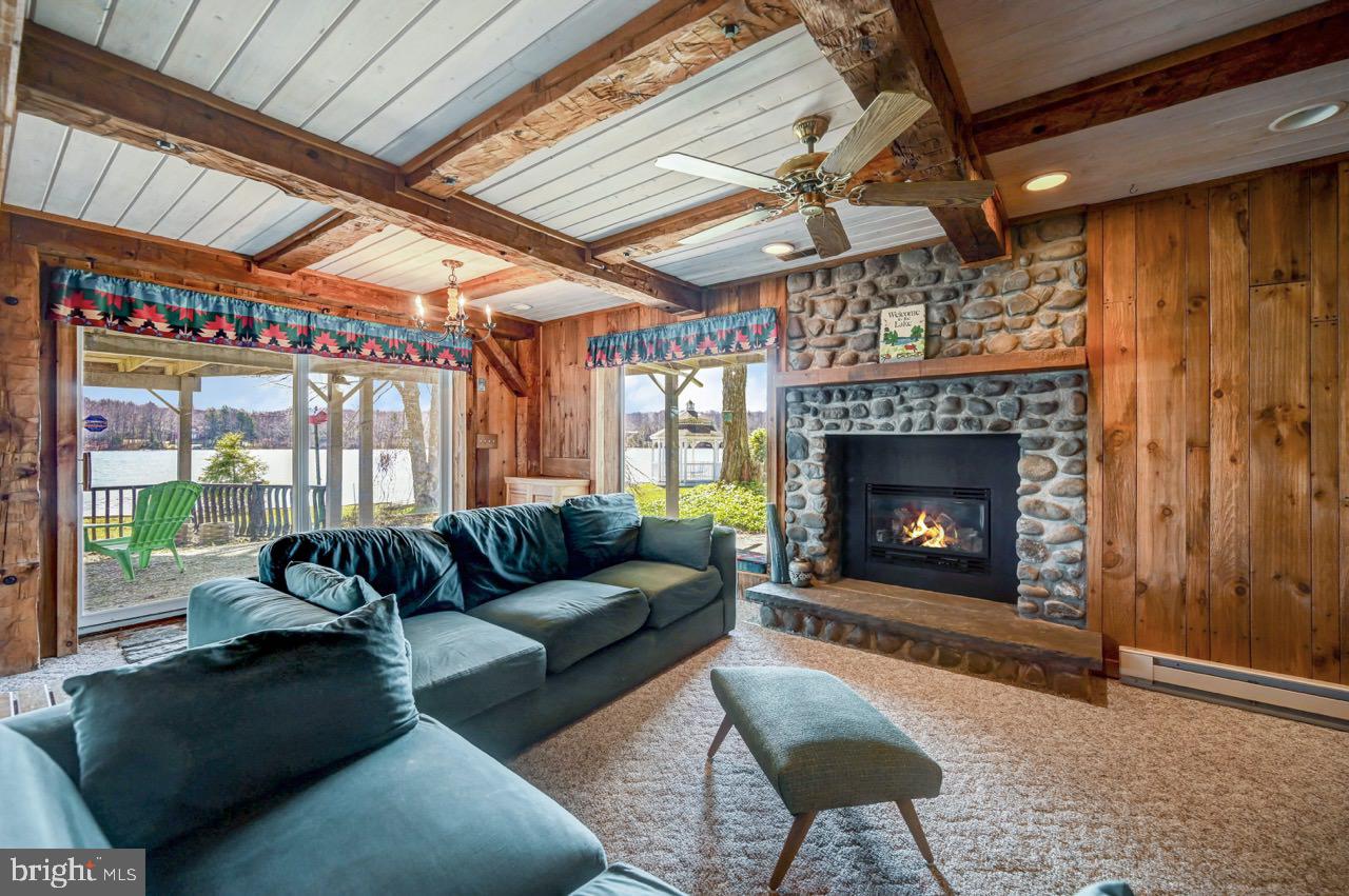 LAKE IN THE CLOUDS - Residential