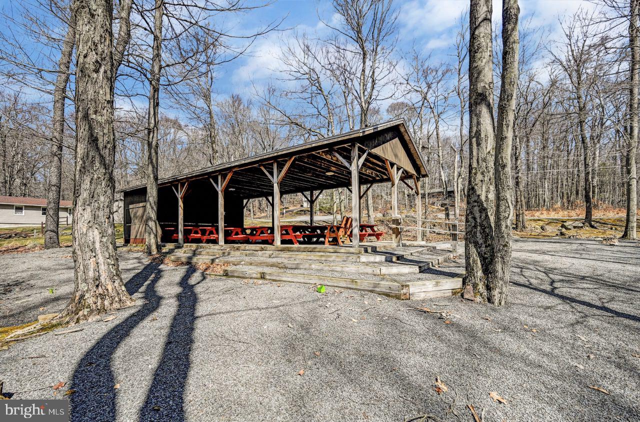 LAKE IN THE CLOUDS - Residential