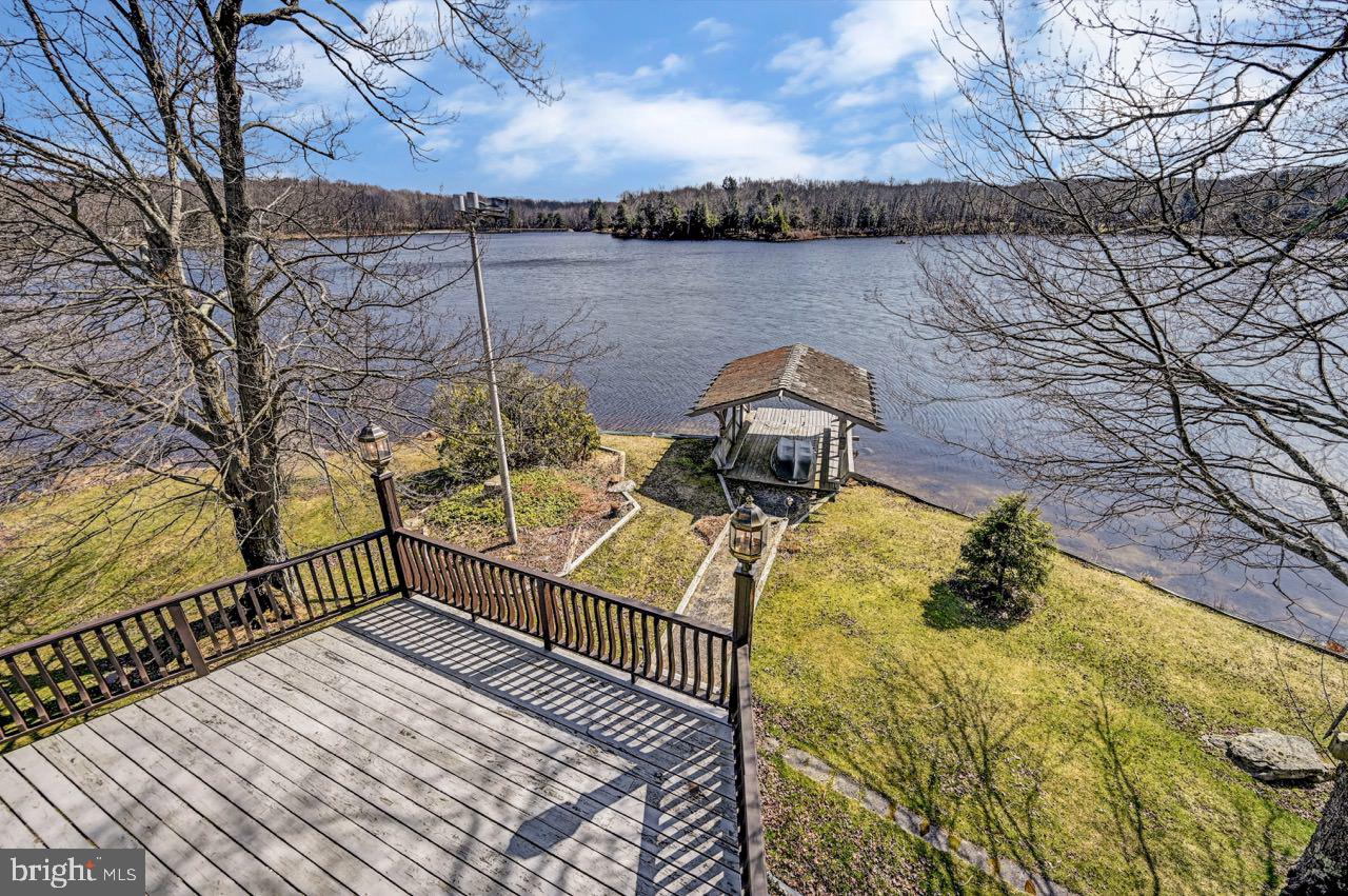 LAKE IN THE CLOUDS - Residential