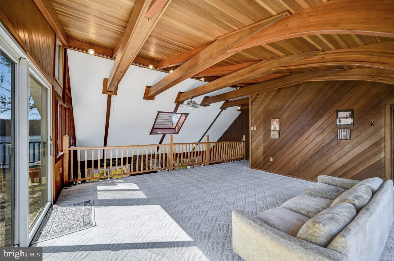 LAKE IN THE CLOUDS - Residential