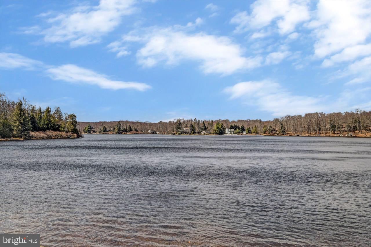 LAKE IN THE CLOUDS - Residential