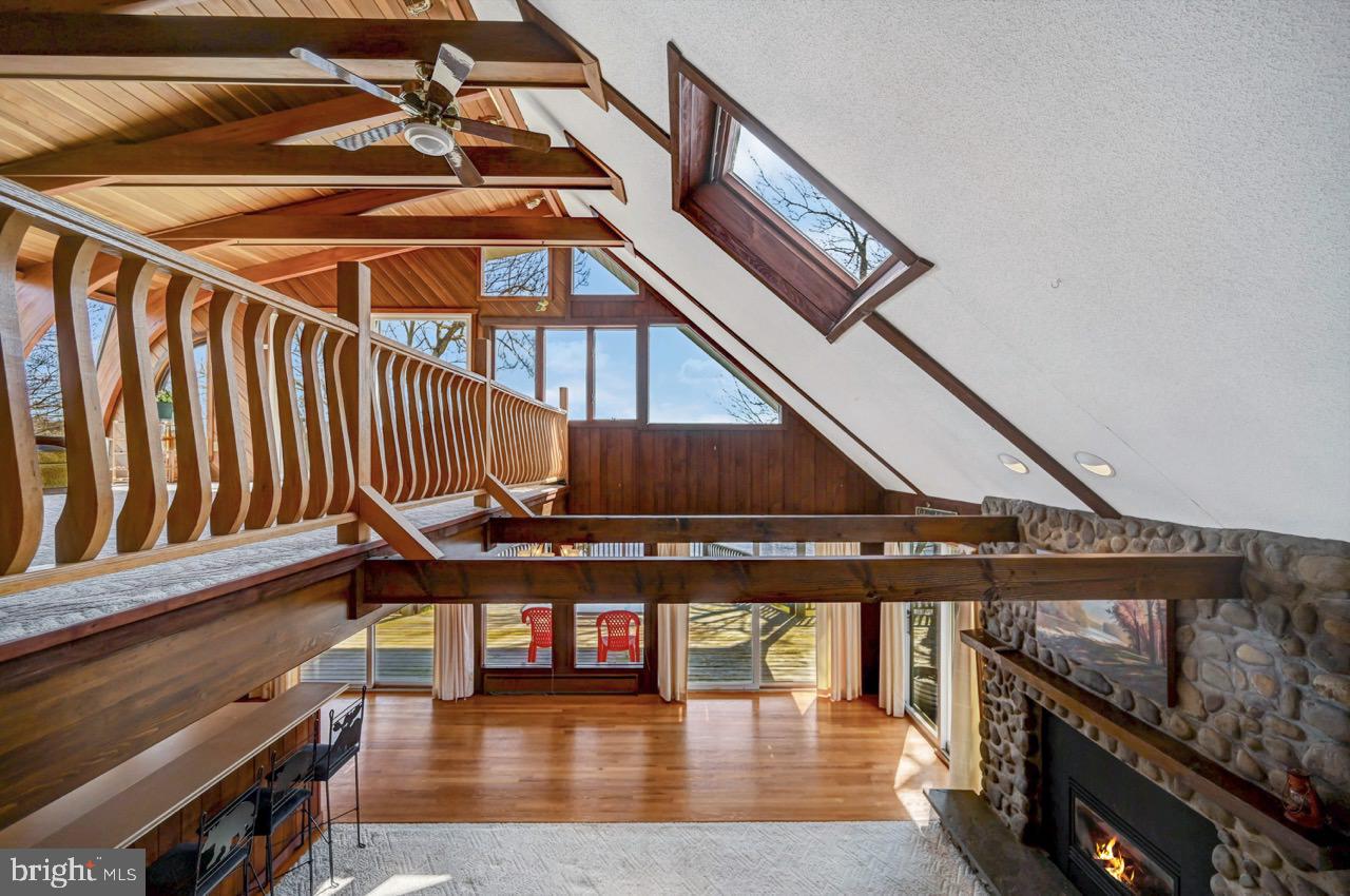 LAKE IN THE CLOUDS - Residential