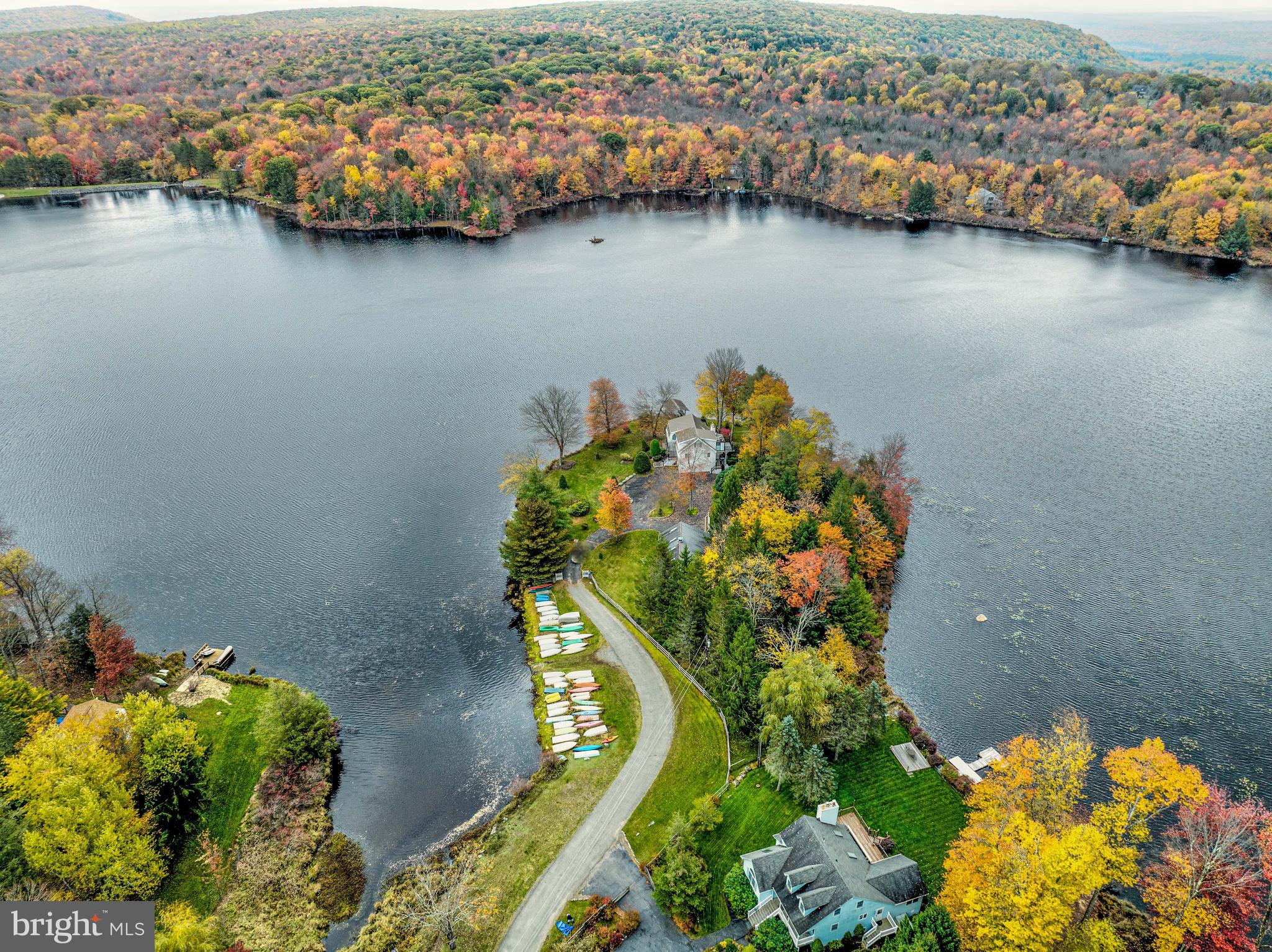 LAKE IN THE CLOUDS - Residential