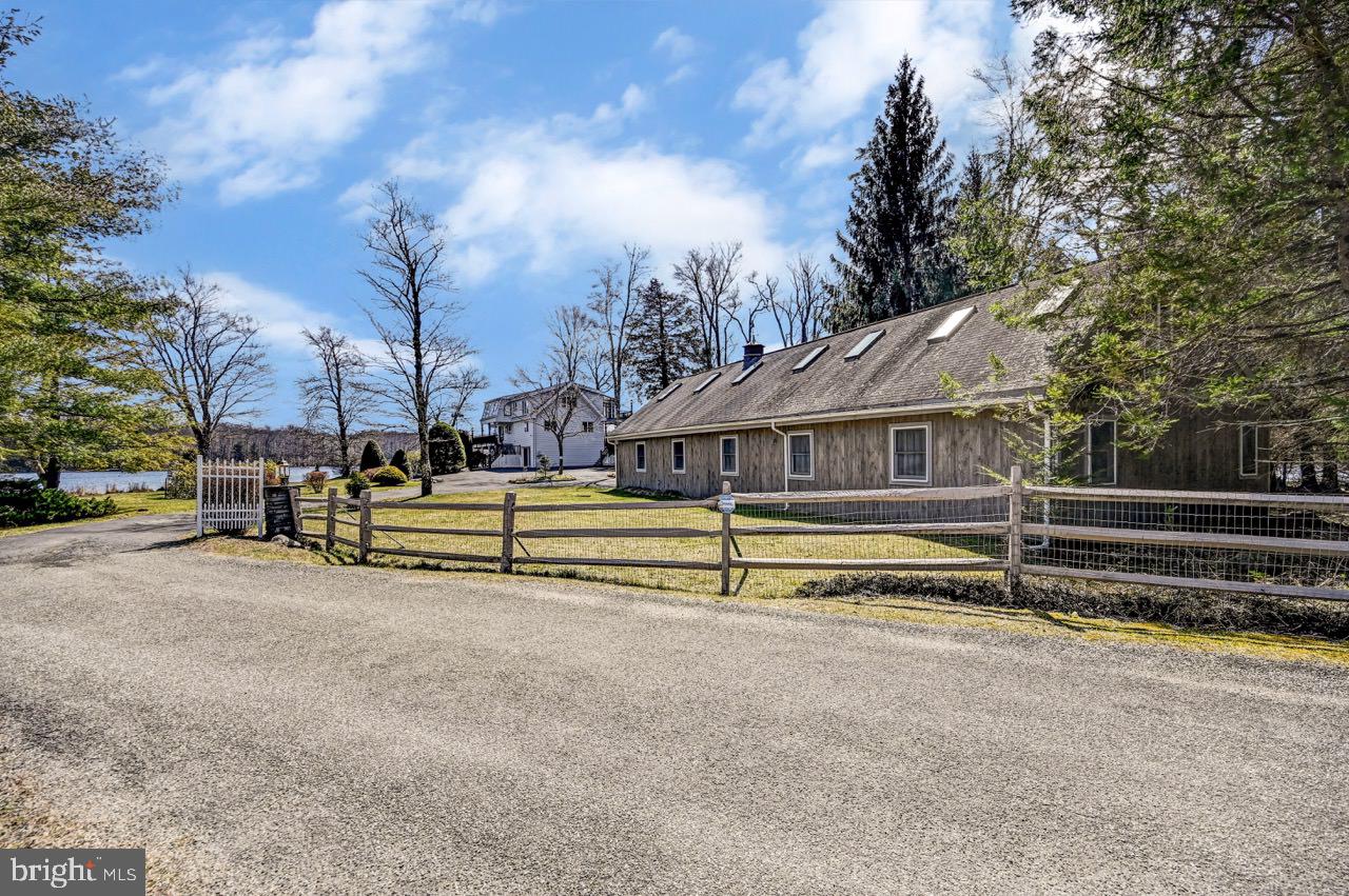 LAKE IN THE CLOUDS - Residential