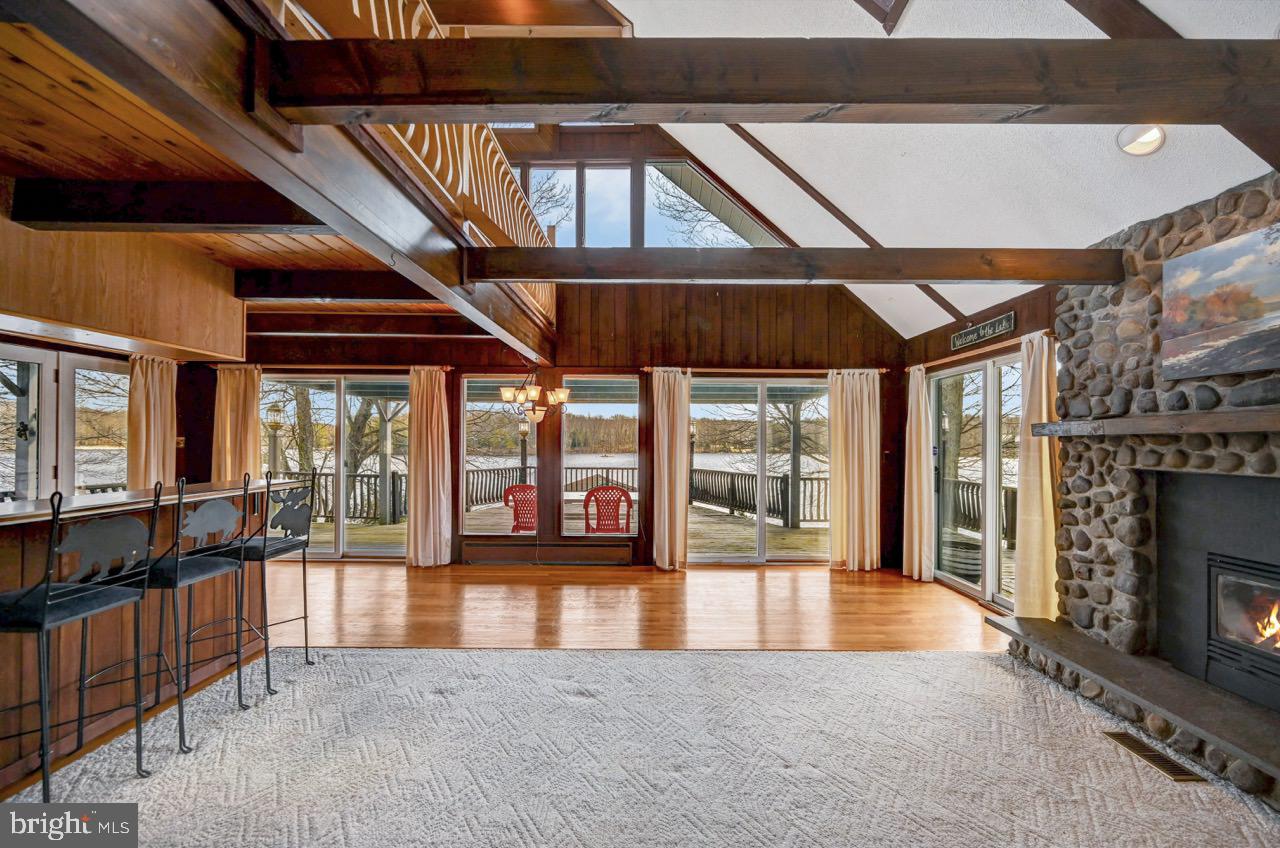 LAKE IN THE CLOUDS - Residential