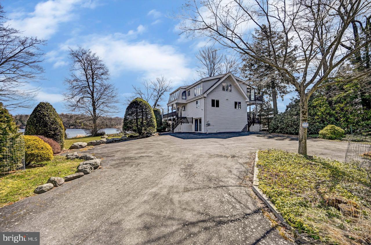LAKE IN THE CLOUDS - Residential