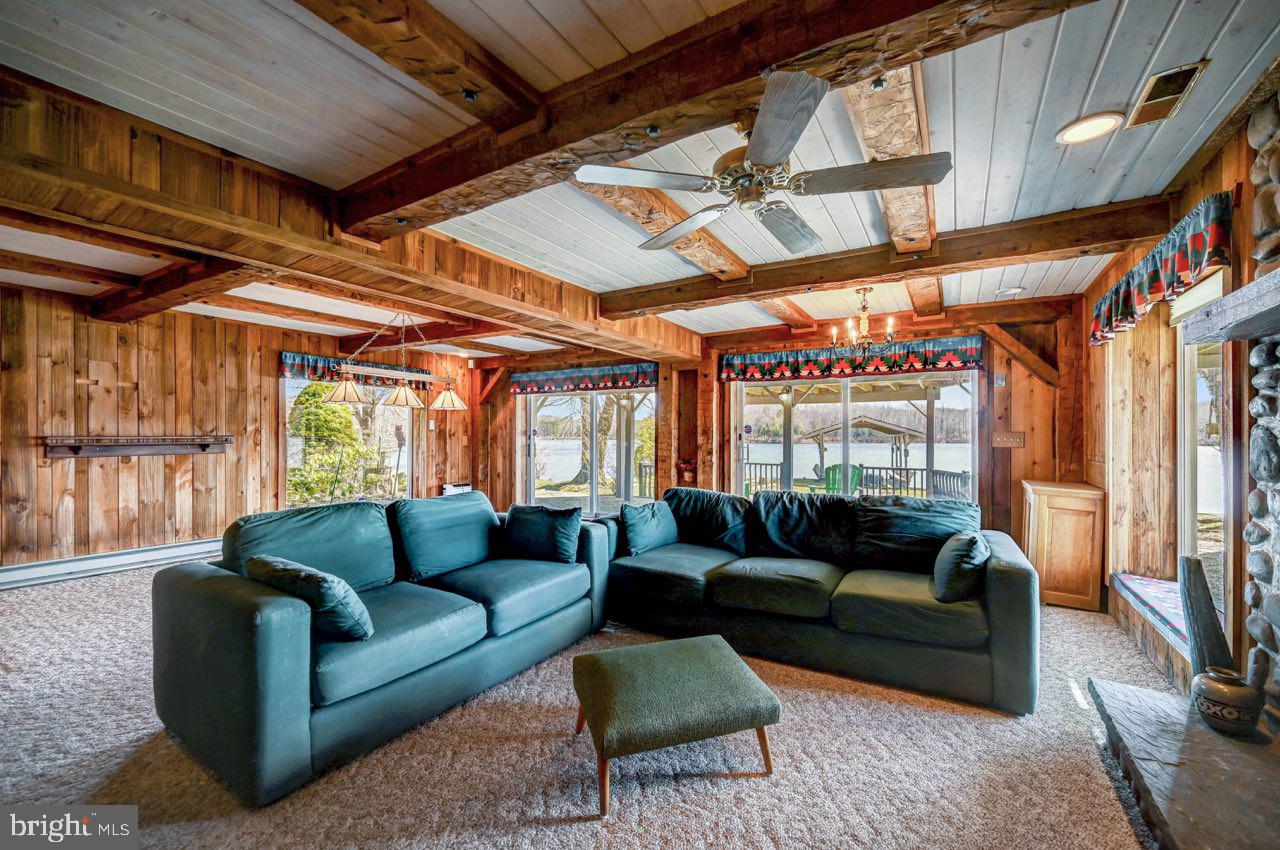 LAKE IN THE CLOUDS - Residential