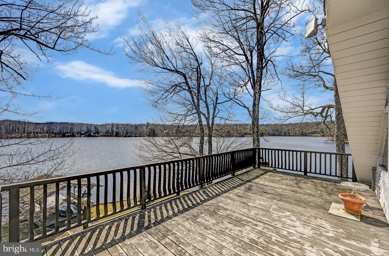 LAKE IN THE CLOUDS - Residential