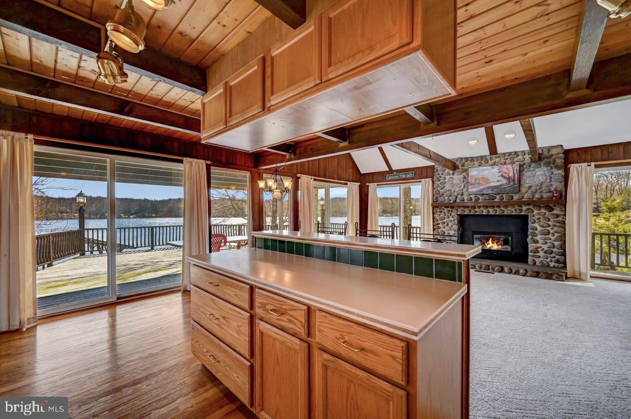 LAKE IN THE CLOUDS - Residential