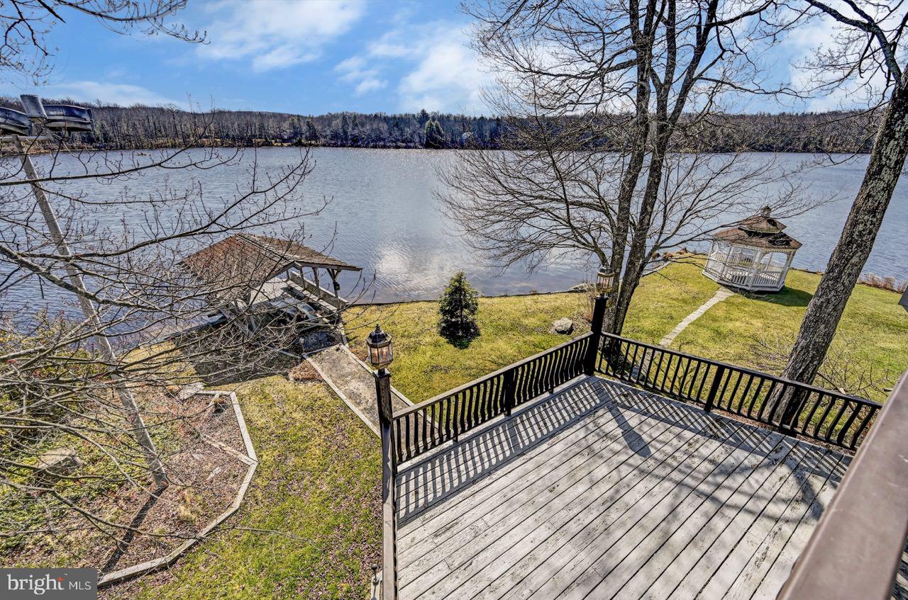 LAKE IN THE CLOUDS - Residential