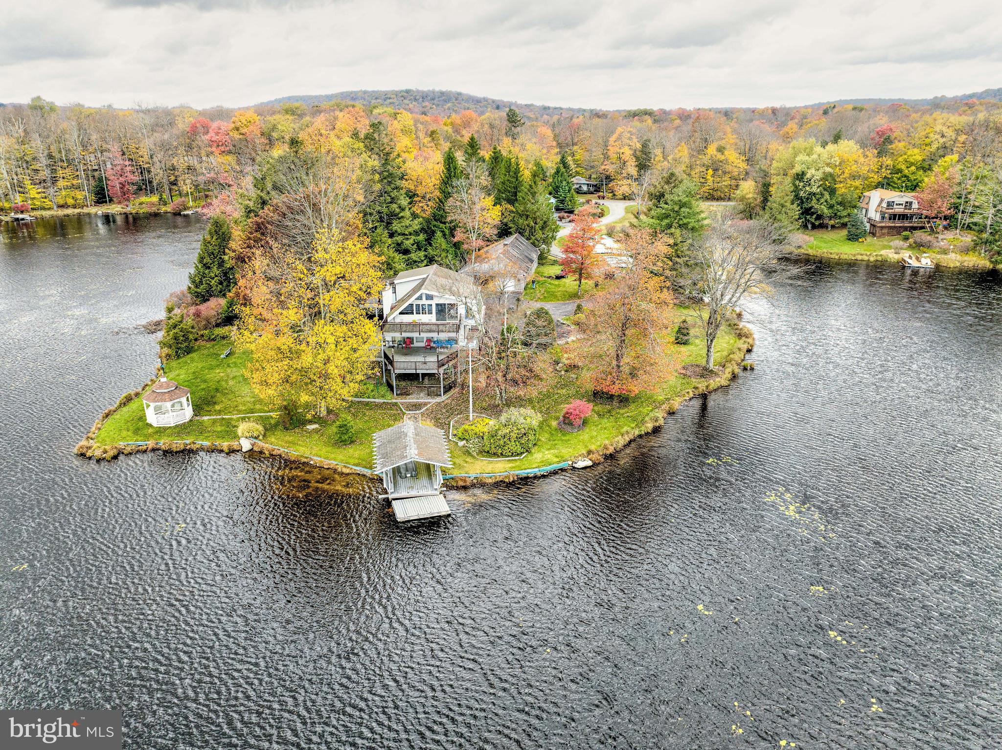 LAKE IN THE CLOUDS - Residential